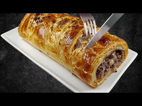 Only puff pastry, minced meat and mushrooms. Extremely delicious! Eaten immediately, couldn't even f