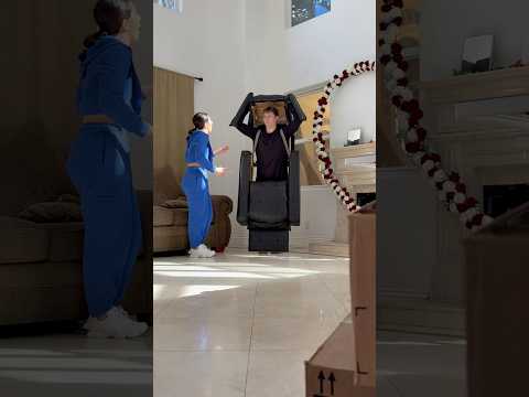 Camouflaging myself to scare my girlfriend 😂￼