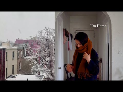 Quiet Winter Day in Brooklyn Small Apartment | Roasted Sweet Potatoes and Tangerine 🍊