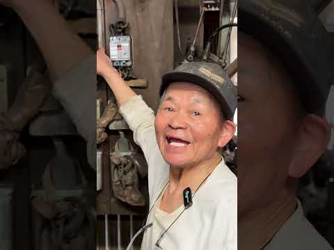 1000 Knives a Day. 69 Year old Japanese Blacksmith