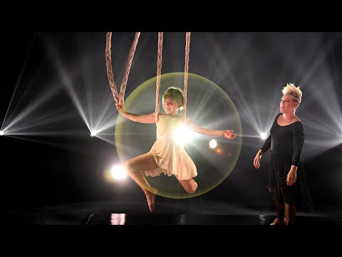 Pink & her daughter Willow Sage Hart Full Live Performance at BBMAs 2021|Billboard Music Awards ICON