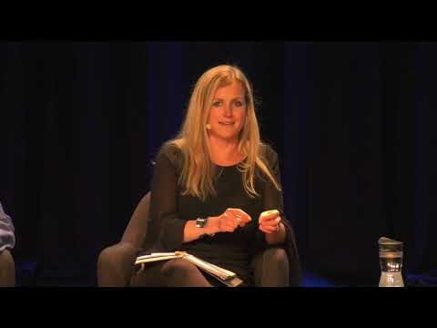 LIVING AN ETHICAL LIFE: HOW TO MAKE GOOD CHOICES IN THE FACE OF TEMPTATION, CHALLENGES + UNCERTAINTY