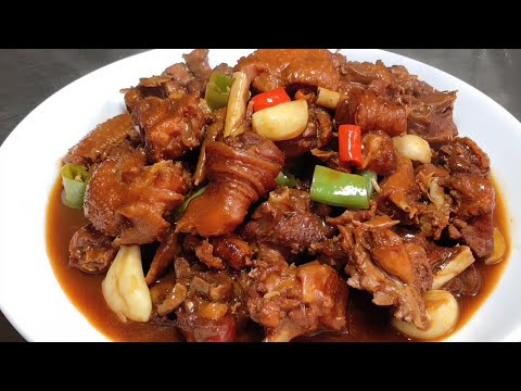 The chef will teach you the correct way of braised chicken nuggets, the steps are detailed