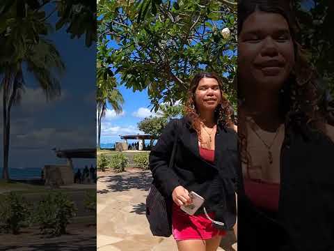 People Watching on the Street in Waikiki #hawaii