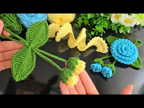 💲💲I Made Money with This Super Easy Crochet Flower Keychain!. Sell and give as a gift.
