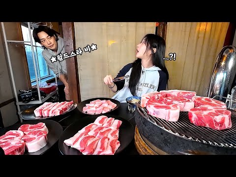 Met a World Star at a Restaurant! 3kg of Pork Belly with Jjolmyeon and Tteokbokki Mukbang
