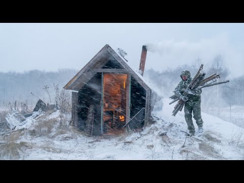 A Dugout in the Middle of a Blizzard Becomes a Home | Primitive Underground Shelter