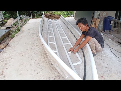 This guy built his own fiberglass boat with a simple method