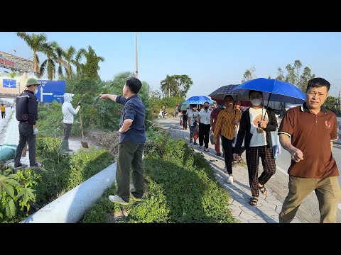 Hundreds of passersby were surprised when we cleaned up the grass and trash covering the sidewalks