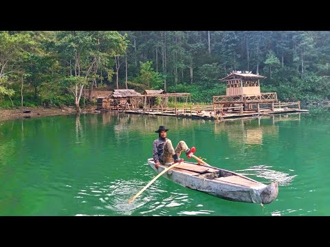 FULL VIDEO: Living alone on a floating island and making friends with pets