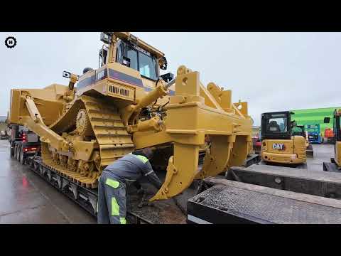 CAT D8 (Rebuild) - loading and removal of a large dozer