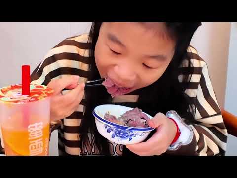 How much does it cost for a family of five to have meals in Shantou for a month? #Shantou #Travel G