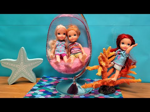 Ariel's fish tank ! Elsa & Anna toddlers - mermaid tails fun