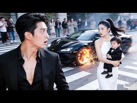 她路遇意外，毫不猶豫救下一個遇險的小男孩，抬頭卻驚愕發現，小男孩的父親，竟是她多年前偶然共度一夜、早已塵封在記憶裡的男人！