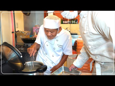 A 77-year-old grandpa's hot dog shop. New store grand opening day. japanese street food 今屋のハンバーガー