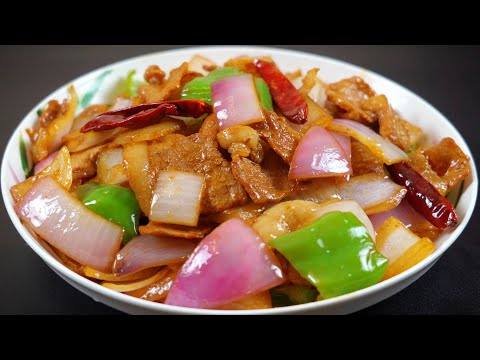 洋葱炒肉好多人第一步就做错了，难怪不好吃，看饭店大厨如何做到。洋葱炒肉怎么做才好吃？洋葱炒肉，到底是先炒洋葱还是先炒肉。下锅顺序很重要。五花肉炒洋葱。洋葱小炒肉。炒五花肉片。青椒洋葱炒肉#洋葱炒肉