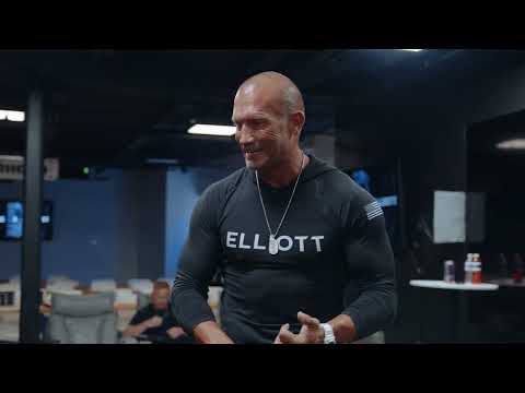 How To Persuade ANYONE In Door Sales // Andy Elliott