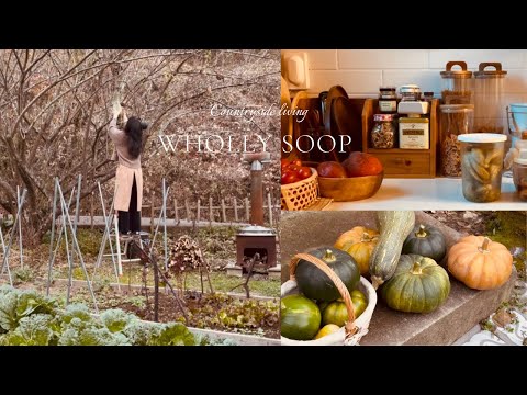 A warm Korean home-cooked meal🍚 made with produce from the 🥬garden, a small house in the mountains.