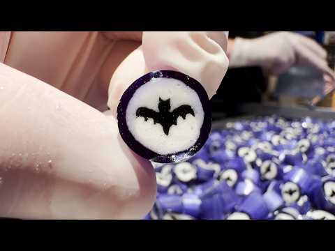 Today we’re making Bat candy 🦇