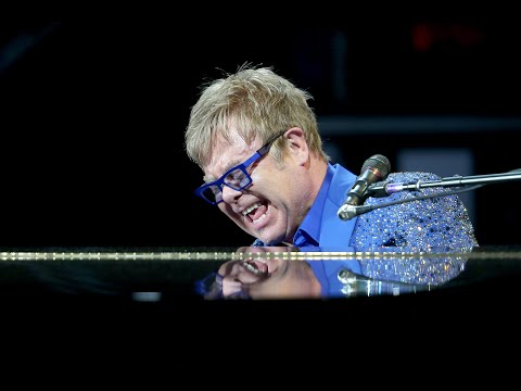 You won't believe how good this Elton John piano solo is from 2015 !