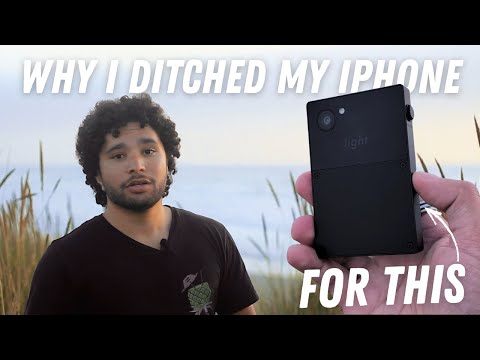 Why Gen-Z Is Ditching iPhones for THIS Dumbphone (Light Phone 3 Review)