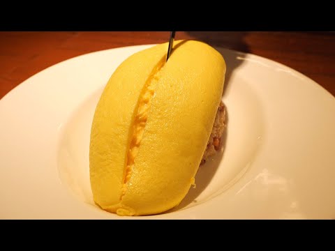 Japanese egg soft-boiled omelette rice (omurice) Japanese Street Food in Korea / Korean Street Food