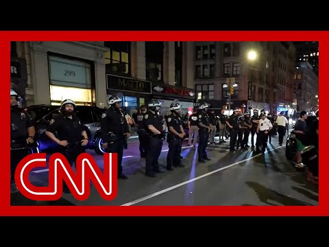 People are protesting against ICE raids across the US