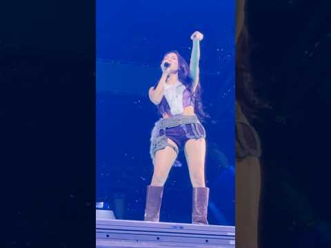 Jihyo Singing “TAKEDOWN” with INSANE Energy 🔥 | TWICE