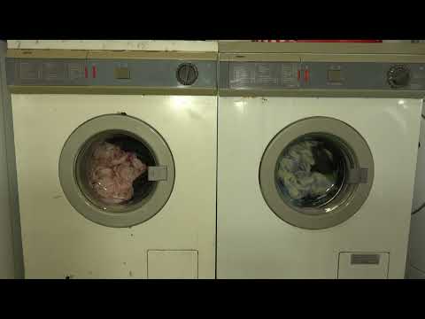 Wash Race : Zanussi FL812 vs. Zanussi FL1012 / Colourfast cotton 60'c Heavy soil