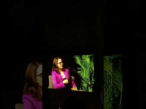 Tina Fey and Amy Poehler - n*tflix is a j*ke 5/7/22