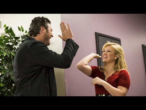 kelly clarkson and blake shelton are literal siblings pt. 2