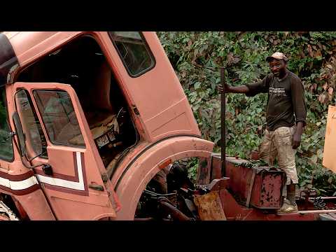 Truckers Lost in Gabon's Hell - The Roads of Impossible