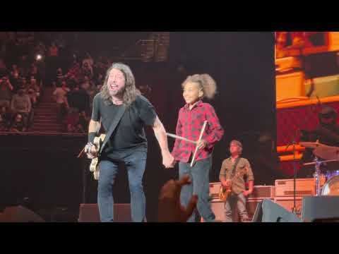 Foo Fighters "Everlong" w/ 11-Year-Old Nandi Bushell, The Forum, Los Angeles, 8.26.21
