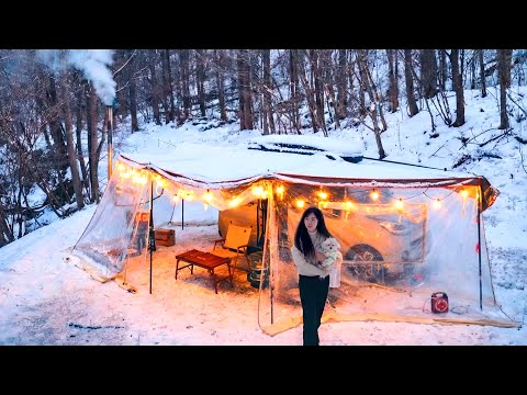 ❄️ 눈덮힌 숲속 270도 회전 어닝텐트에 화목난로 설치해 강아지와 차박 캠핑 | 붓소리, 장작소리ASMR