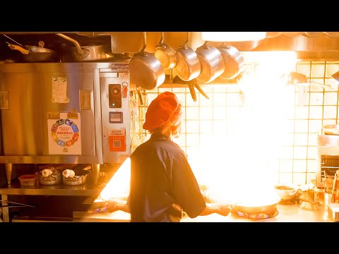 The world-recognized fluffy omelet rice master's amazing cooking skills! "Kichi-Kichi" Kyoto Japan!