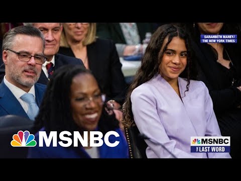 Photo Captures Judge Jackson's Daughter Admiring Her Mother