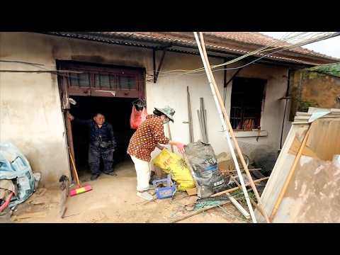 Girl Shocked When Grandpa Has Lived in Messy House | Cleaning and Renovation Surprises Villagers