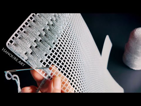 EASY PLASTIC CANVAS BAG FOR BEGINNERS / DIY PLASTIC CANVAS PURSE WITH GLITTER THREAD