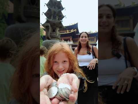 Temples are NOT meant to be this much FUN! 🤩🇨🇳