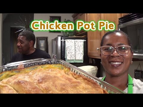 Cheesy Creamy Delicious Chicken Pot Pie | #EasyPeasyGood