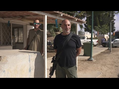 "הכדורים שרקו - אבל לא עצרנו": הקרב של כיתת הכוננות שהצילה מושב שלם