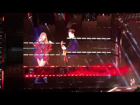 Taylor Swift and Shawn Mendes - There's Nothing Holdin' Me Back [reoutation Tour Pasadena | Night 1]