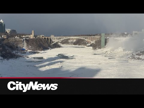 Niagara Falls dazzles as deep freeze arrives