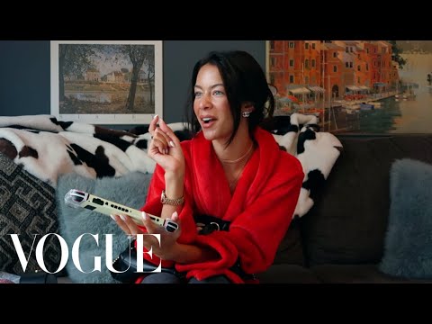 Inside Liv Jordan's Bag | A Realistic Vogue Style What's In My Bag