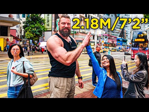 The Dutch Giant (2.18M/7'2") In China