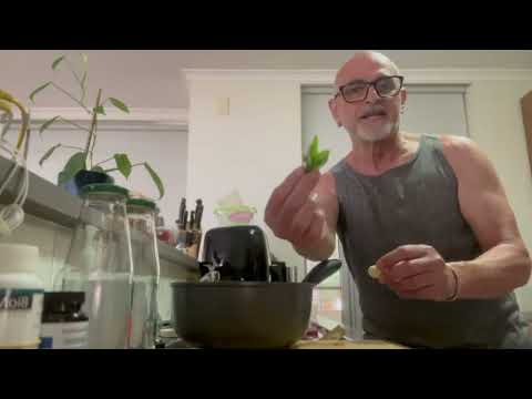 Episode 5 Making Tomato Passata (sauce)