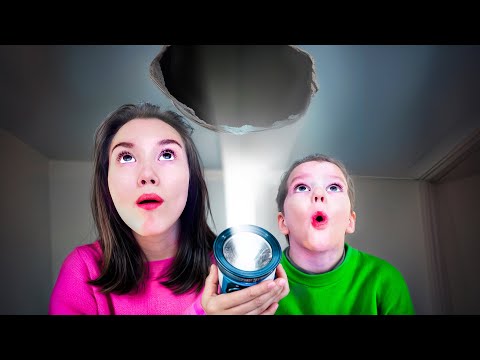 Дети сделали ДЫРУ в ПОТОЛКЕ !