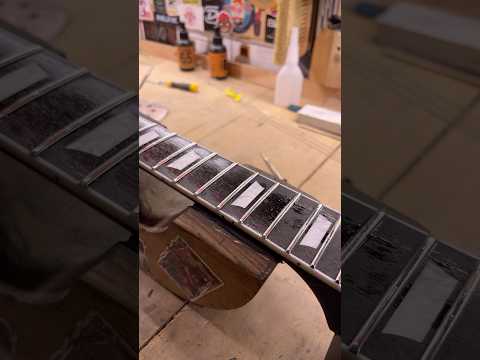 An easy way to fix a fret buzzing on a guitar