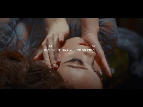 Laufey - Mr. Eclectic (Official Lyric Video with Chords)