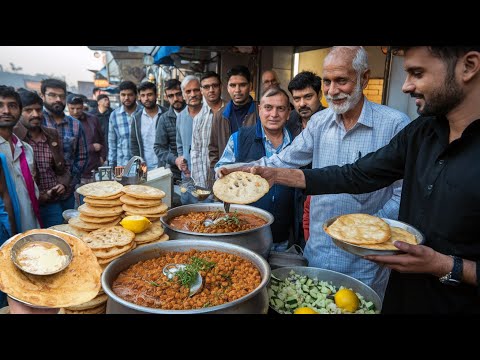 TOP 2 PAKISTAN KE MOST UNIQUE CHOLE BHATURE | 72 YEAR'S OLD ROADSIDE DHABA | PAKISTANI STREET FOOD